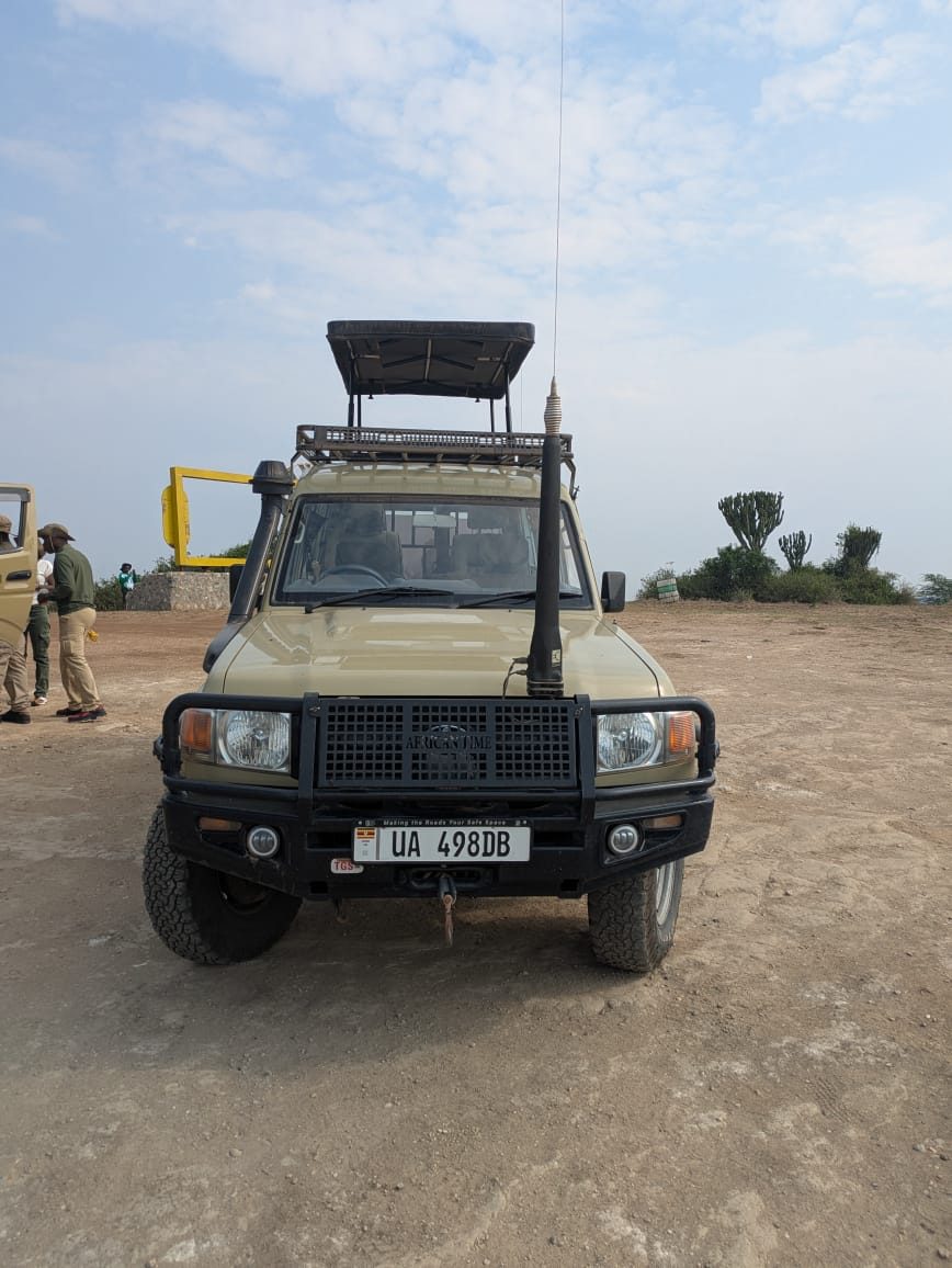 Thrive Africa safari Land Cruiser